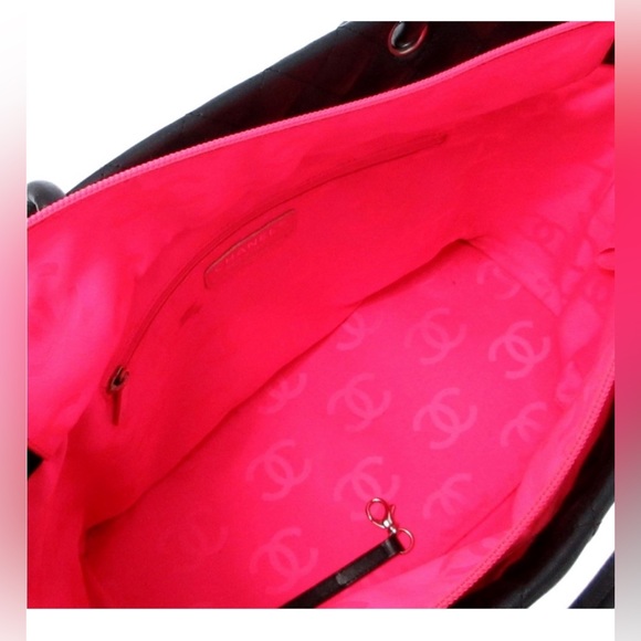 CHANEL Cambon CC large Caviar shopping tote - Picture 5 of 11